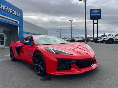 Used 2025 Chevrolet Corvette Z06 RWD image 3