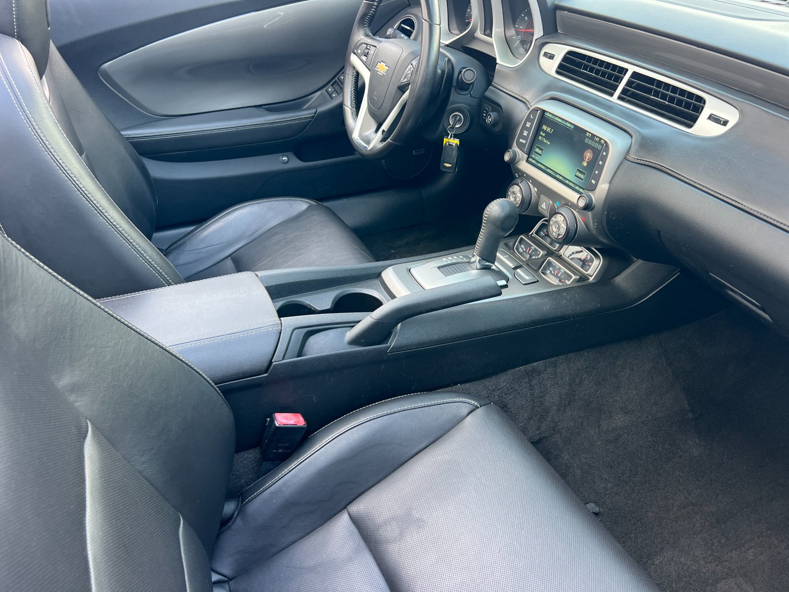 Used 2015 Chevrolet Camaro LT RWD image 16