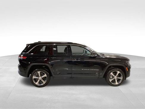 Used 2023 Jeep Grand Cherokee Limited w/ Luxury Tech Group II AWD/4WD image 9
