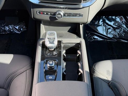 Used 2026 Volvo XC90 B6 Plus AWD/4WD image 16