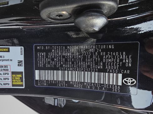 Used 2025 Toyota Corolla SE image 30