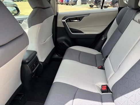 Used 2019 Toyota RAV4 XLE FWD image 27