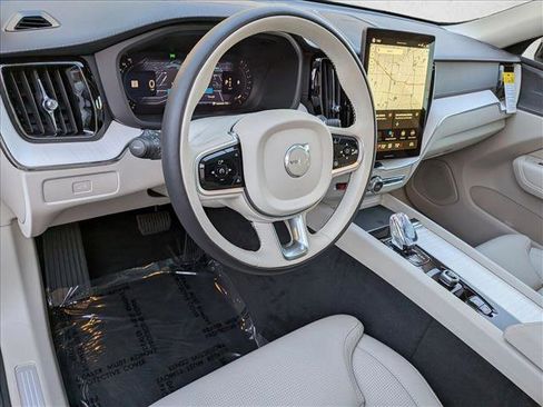 New 2026 Volvo XC60 B5 Ultra w/ Climate Package image 3
