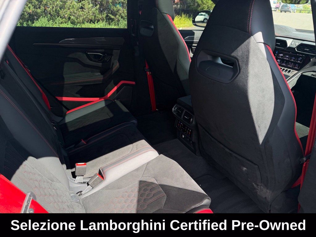 Used 2024 Lamborghini Urus Performante AWD/4WD image 46