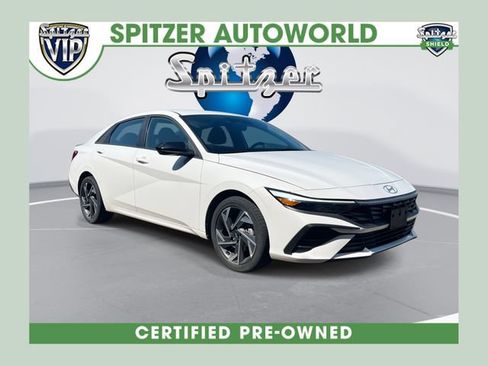 Used 2025 Hyundai Elantra SEL FWD image 1