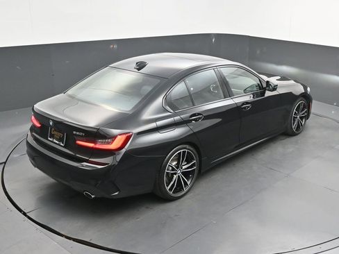 Used 2020 BMW 330i Sedan w/ M Sport Package RWD image 38