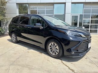 Used 2025 Toyota Sienna XLE FWD video 2