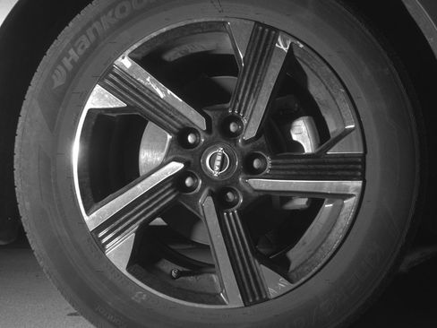 Used 2025 Nissan Sentra SV image 13