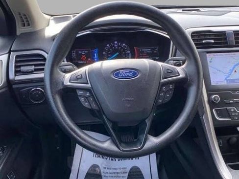 Used 2019 Ford Fusion SE image 26