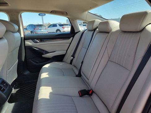 Used 2020 Honda Accord Touring image 5