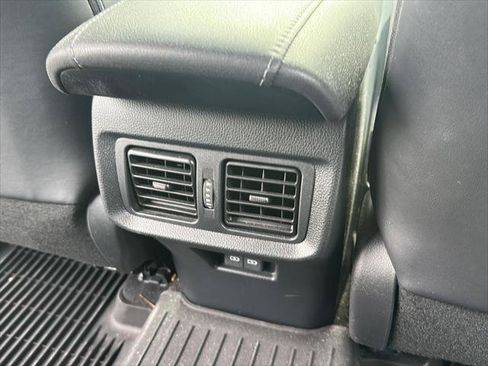 Certified 2024 Toyota Venza XLE AWD/4WD image 13