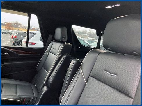 Used 2021 Cadillac Escalade Premium Luxury w/ LPO, Illumination Package image 7