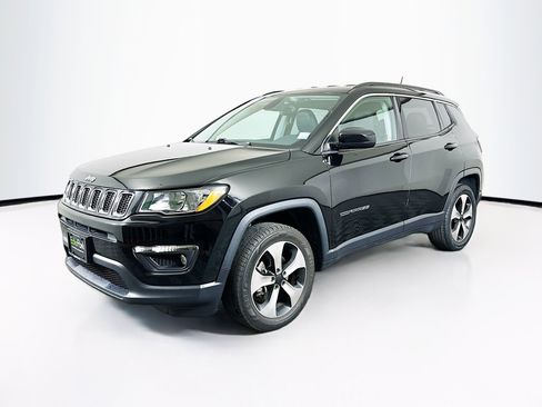 Used 2018 Jeep Compass Latitude w/ Popular Equipment Group image 3