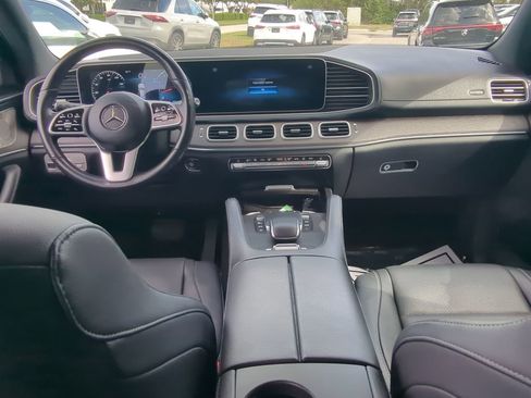 Used 2022 Mercedes-Benz GLS 450 4MATIC image 2