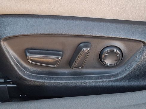 Used 2023 Toyota Camry XLE image 27