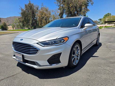 Used 2019 Ford Fusion SEL image 3