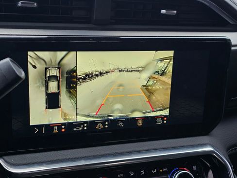 Used 2025 GMC Sierra 3500 Denali image 29