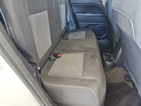 Used 2014 Jeep Patriot Latitude FWD image 16
