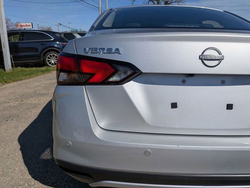 Used 2025 Nissan Versa S FWD image 12