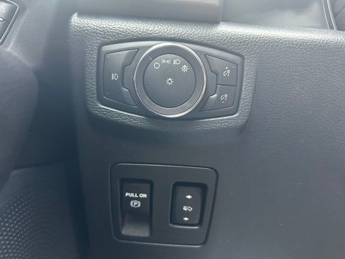 Used 2018 Ford Expedition XLT AWD/4WD image 24