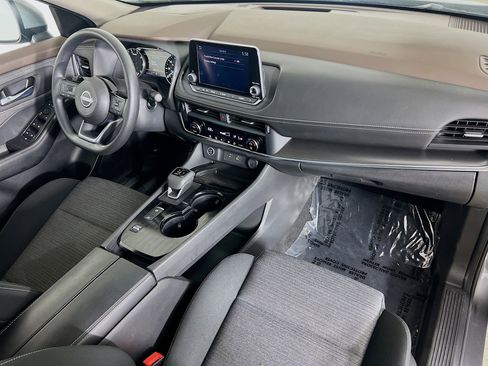 Used 2023 Nissan Rogue SV image 28