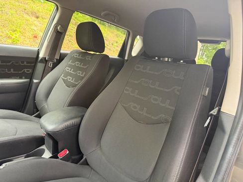 Used 2012 Kia Soul + w/ Audio Pkg FWD image 14