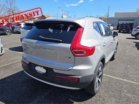 Used 2025 Volvo XC40 B5 Plus image 13