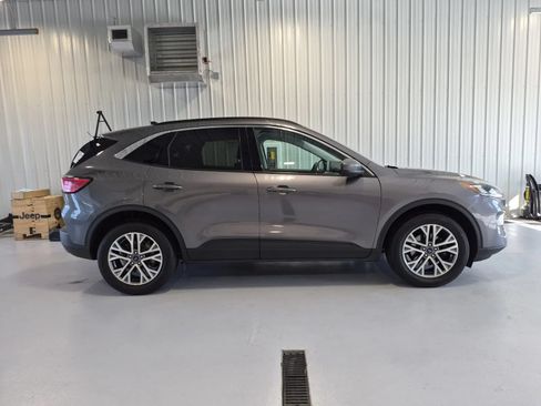 Used 2021 Ford Escape SEL w/ Technology Package AWD/4WD image 2