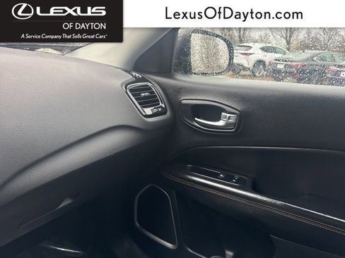 Used 2018 Jeep Compass Limited image 28