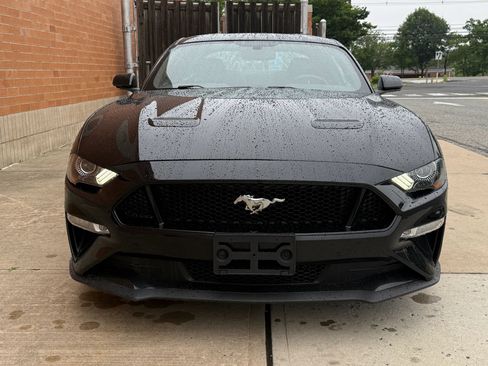 Used 2019 Ford Mustang GT RWD image 2