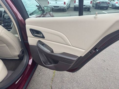 Used 2015 Chevrolet Malibu LT FWD image 25
