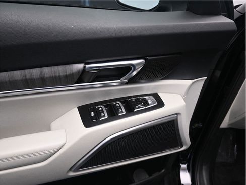 Used 2024 Kia Telluride EX image 11