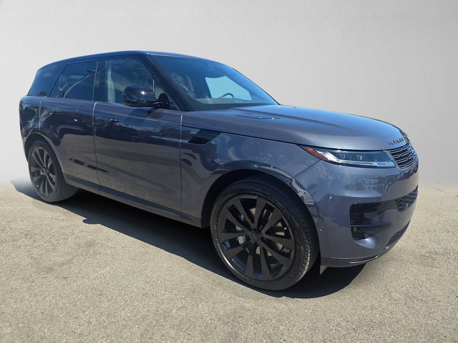 New 2026 Land Rover Range Rover Sport SE AWD/4WD image 7