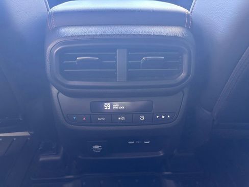 Used 2024 Honda Pilot TrailSport image 18
