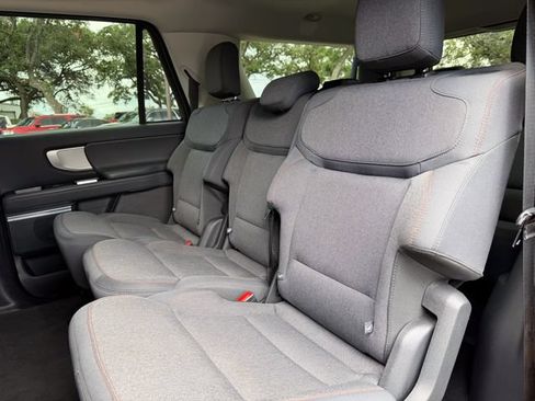 Used 2025 Ford Expedition Max Active AWD/4WD image 18