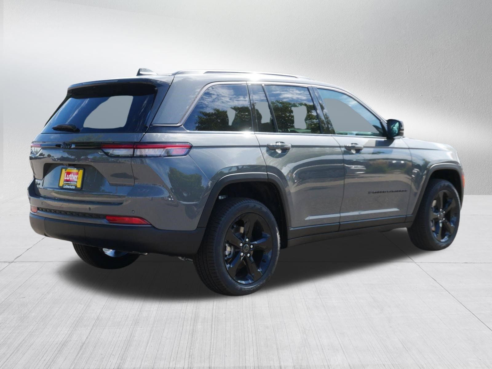 New 2027 Jeep Grand Cherokee Limited AWD/4WD image 7