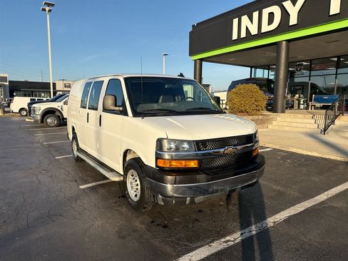 Used 2024 Chevrolet Express 2500 w/ Driver Convenience Package image 2