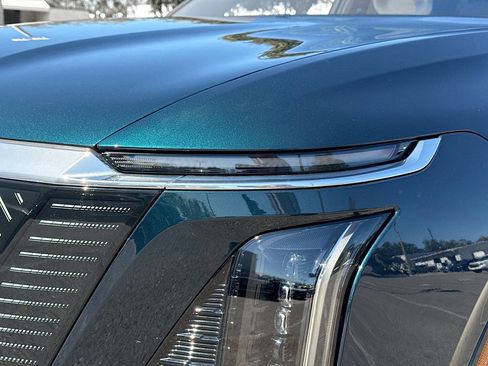 Used 2026 Cadillac Vistiq Luxury image 9