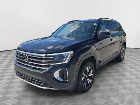 Certified 2024 Volkswagen Atlas SE AWD/4WD image 3