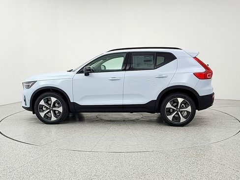 New 2026 Volvo XC40 B5 Plus w/ Climate Package AWD/4WD image 8