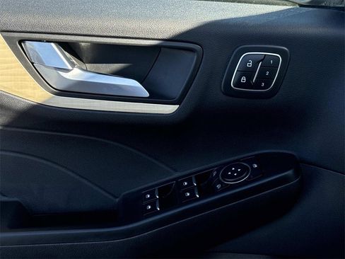 Used 2022 Ford Escape Titanium w/ Titanium Elite Package image 40