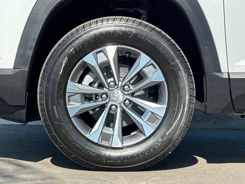New 2026 Chevrolet Equinox LT w/ Convenience Package II FWD image 26