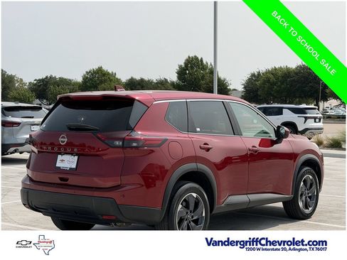 Used 2025 Nissan Rogue SV FWD image 4