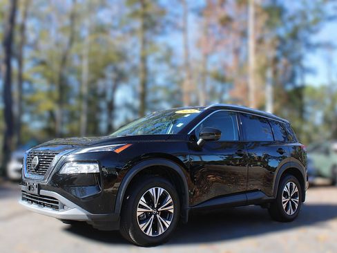 Used 2021 Nissan Rogue SV w/ Premium Package image 2