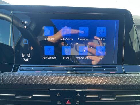 Certified 2024 Volkswagen Golf R image 19