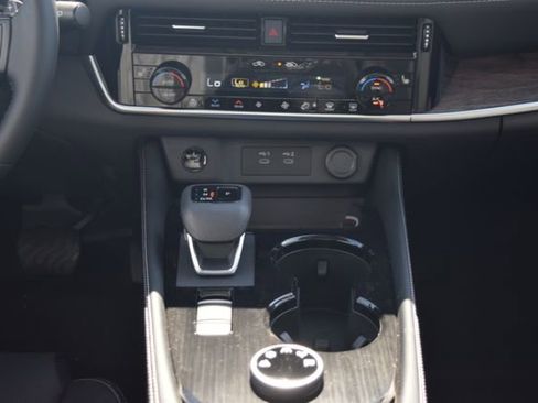 New 2026 Nissan Rogue Platinum w/ Platinum Premium Package image 16