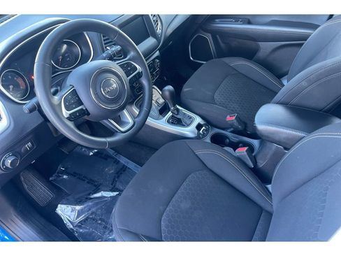 Used 2021 Jeep Compass Sport image 10