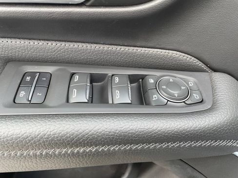 Used 2022 GMC Yukon Denali AWD/4WD image 17
