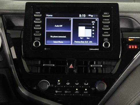 Used 2021 Toyota Camry LE FWD image 8