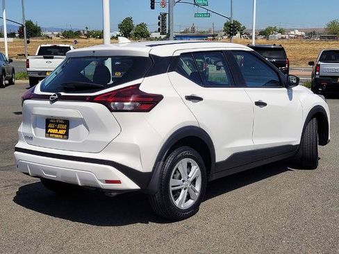 Used 2024 Nissan Kicks S image 4